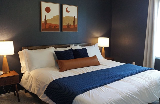 5bd/3ba Oasis in Tolar - Cowboy Pool, Dog-Friendly, Playground, Sleeps 12