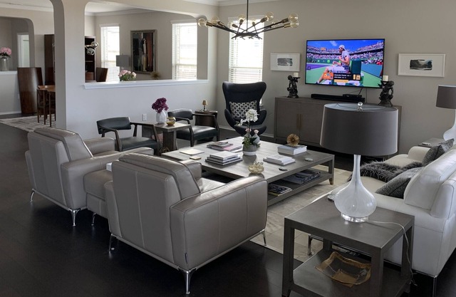 5BR/3.5Bath 3500sf open plan--only 6miles to COTA, 7mi to ABIA 10mi to downtown!