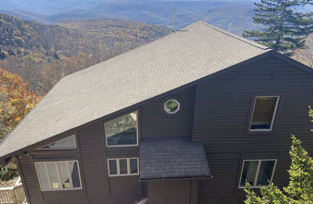 5BR Chalet at Snowshoe w/Hot Tub and On-Call Van