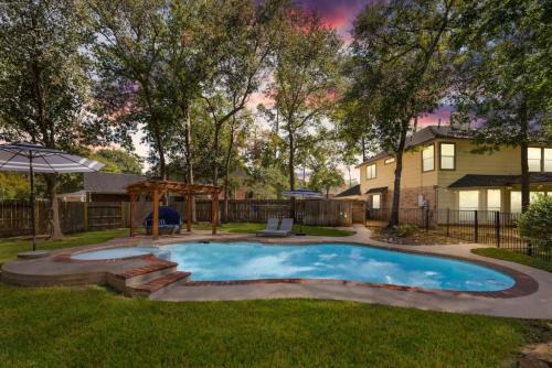 5BR Train Theme Heated Pool Hot Tub EV BBQ
