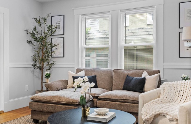 5BR3Bath + Yard in Somerville LUX Retreat Home