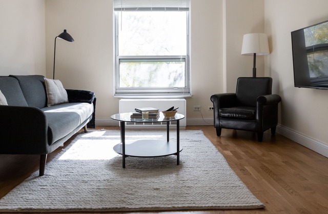 5min to Wrigley, Aragon | Quiet Workdesk | Zencity