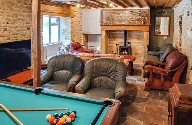 6 bedroom accommodation in Beaminster