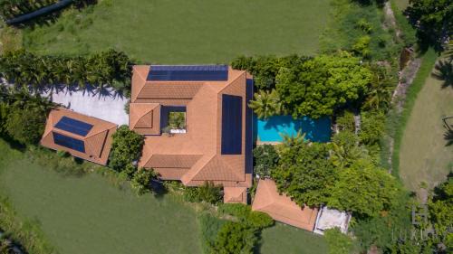 6 Bedroom Luxury Villa on Golf Course PH125