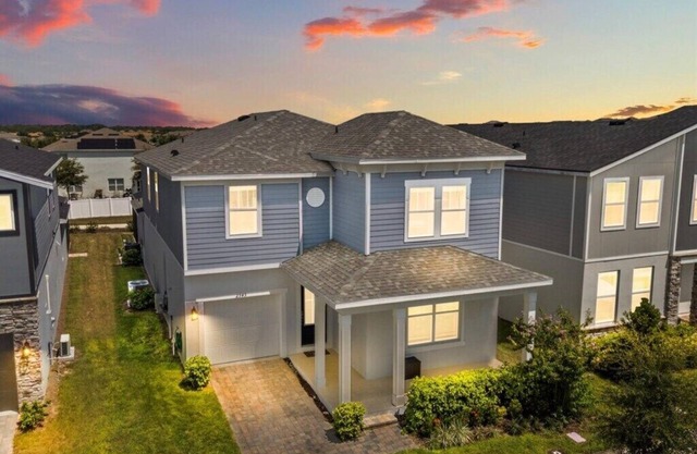 6 Bedrooms/4.5 Bathrooms/Solara (2343CS)