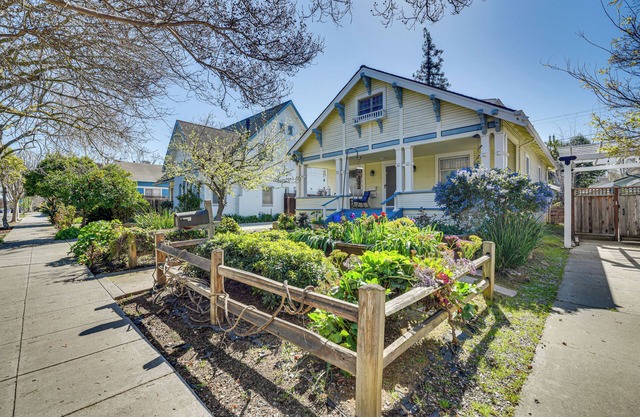 6 Blocks to SJSU: Cozy Bungalow w/Deck & Koi Pond