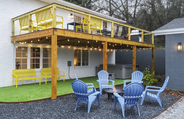 6 BR✅ Hot Tub✅ Game Room✅ 10 mins to DT Greenville!✅