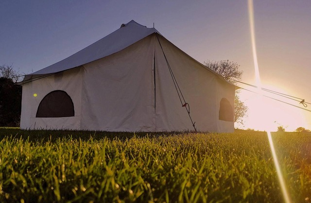 6 Guests - Bell Tent - Wood Stove - Views