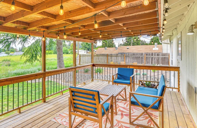 6 Mi to Downtown Vancouver: Peaceful Home w/Deck