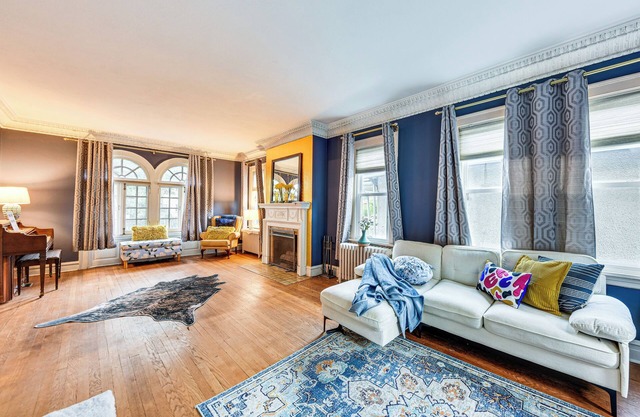 6 Mi to Naval Base: Spacious Waukegan Home w/Yard
