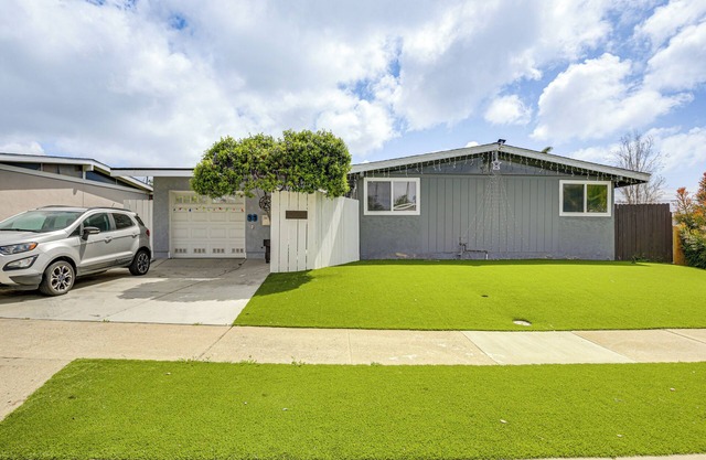 6 Mi to Pacific Beach: Pet-Friendly San Diego Home