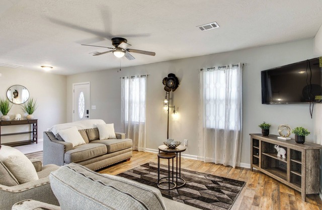 6 Mi to The Masters: Updated Home w/Yard!