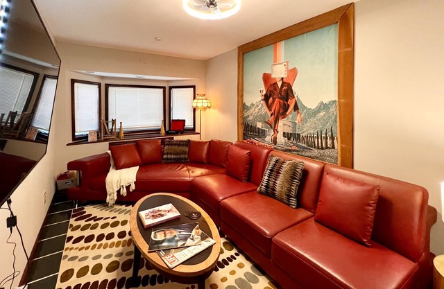 60's Themed Time Machine: GROOVY ON 6TH