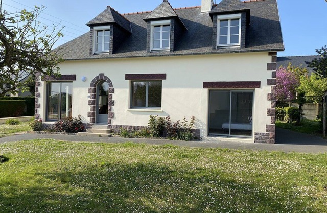 609 - 2-bedroom apartment on the 1st floor of a house