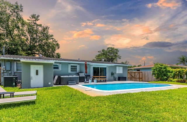 6465 Moshe · Serene Poolside Family Home