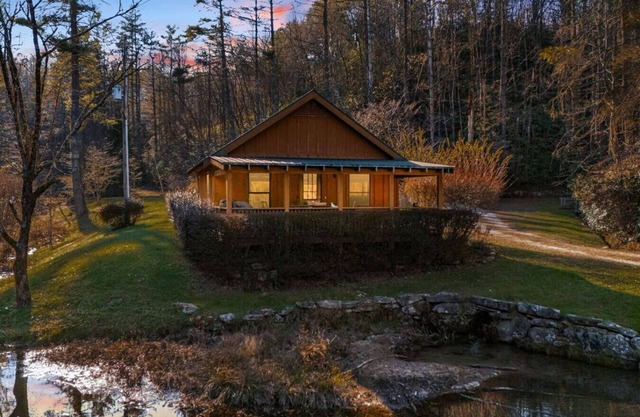 66 Acre Nature Retreat with TWO Charming Cabins