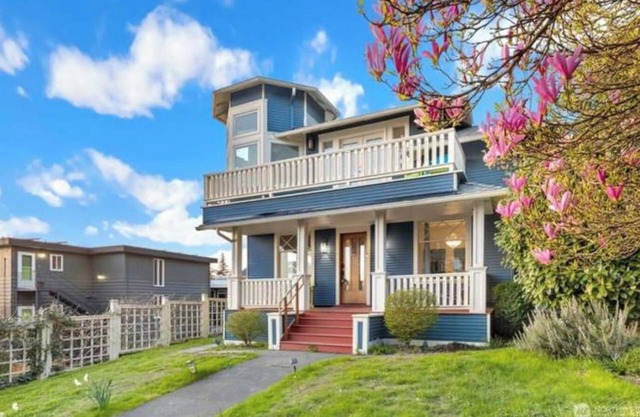 6B4B Luxury Home! Sleeps 20! Beautiful Views!