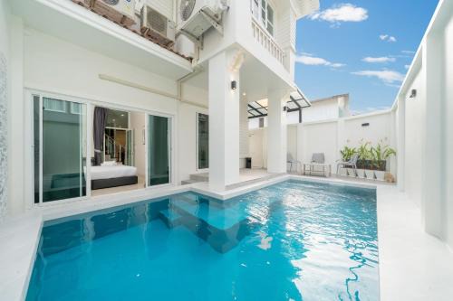 6BDR patong pool villa by Mp property