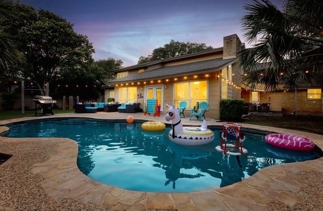 6BR Pool & Game Arcade | Family + Dog Friendly