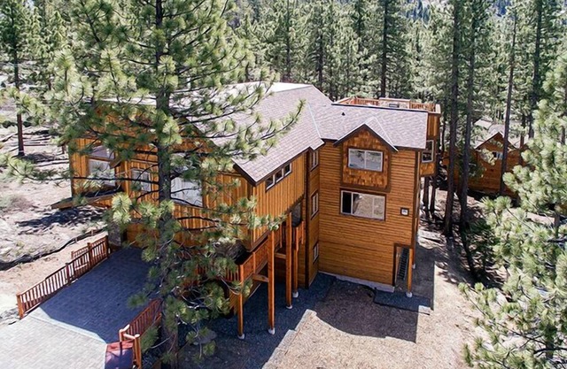 7 bedroom 6.5 bath Heavenly Estate Next To Heavenly Ski Lodge