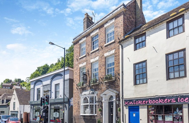 7 bedroom accommodation in Bridgnorth