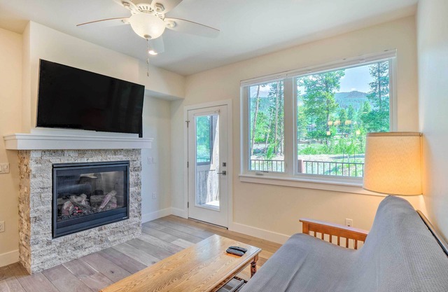7 Mi to Arapahoe Basin Ski Area: Keystone Condo