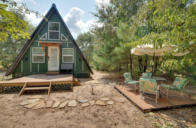 7 Mi to Tyler State Park: 'A-Game' Cabin
