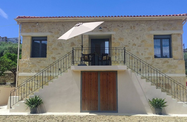 7 minutes to the beach and 15 minutes to kissamos town
