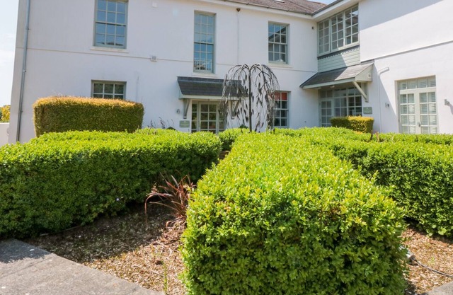 7 THE MANOR HOUSE, HILLFIELD VILLAGE in Dartmouth