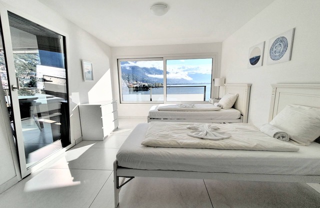 703 penthouse with panoramic view