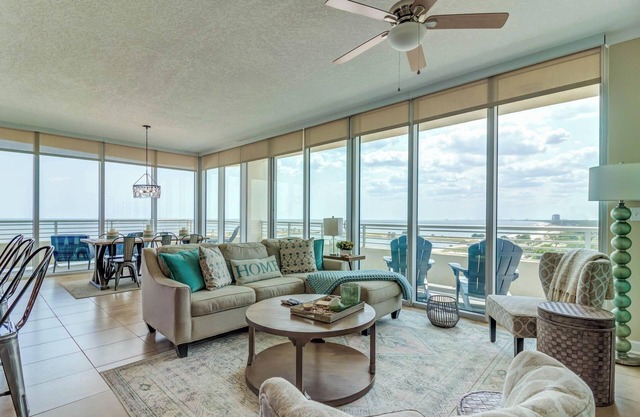 704OC Enjoy Panoramic view of the Gulf! " A Wave of its Own"