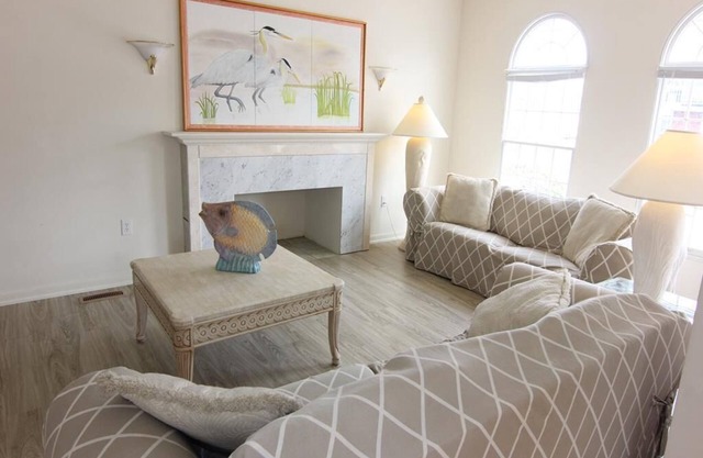 7904 Central Avenue East