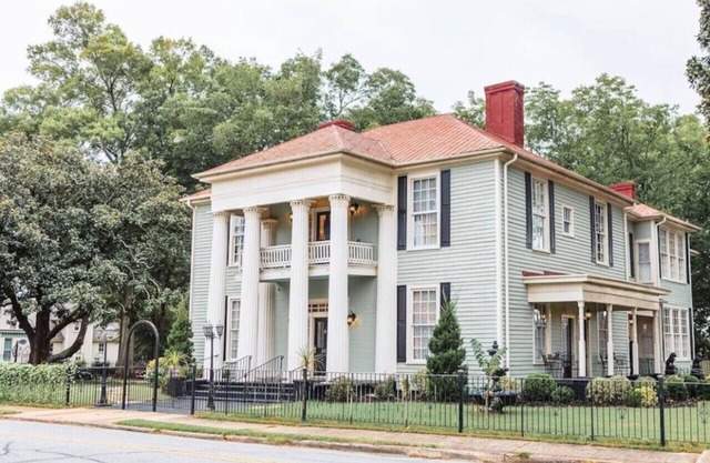 7even Oaks 1858 - White House Mansion