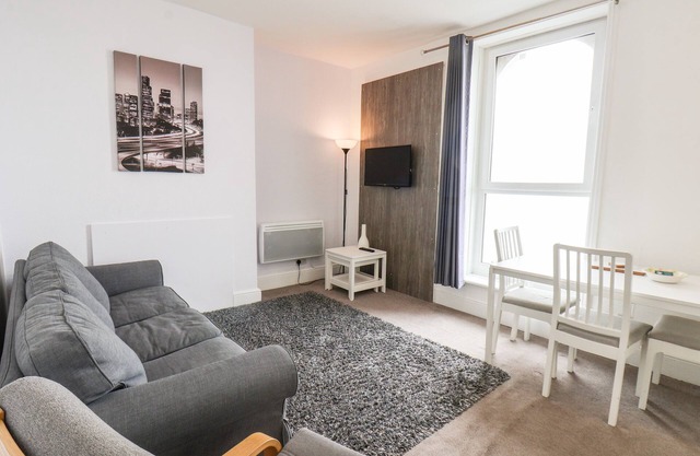 8 BEACH VIEW @ BEACONSFIELD HOUSE in Bridlington