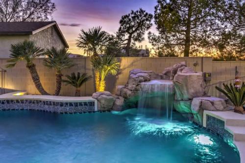 8000sf 7BR Villa Casita Pool Spa Gym & Games