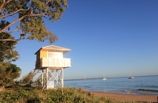 85 on Cypress - Beachside luxury upstairs apartment