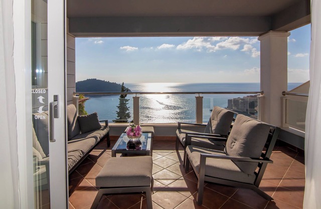 87 Stairs Apartment - penthouse with the most amazing terrace and sea view