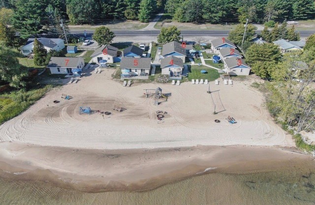 9 cottages on the beach of Lake Huron!