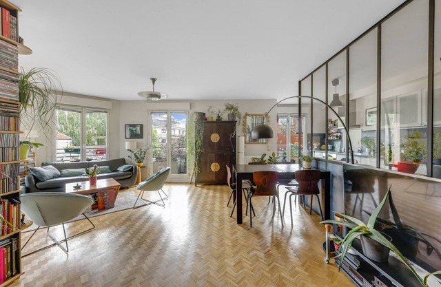 90 m2 chic, cosy, bright, modern, 20 minutes from central Paris (direct), 3 minutes from the metro