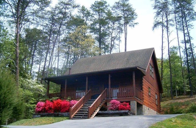 A+,1/2 Mi to Pkwy, FLAT ROADS & MOUNTAIN VIEW,1.5 Acres of PRIVACY, SUPER CLEAN