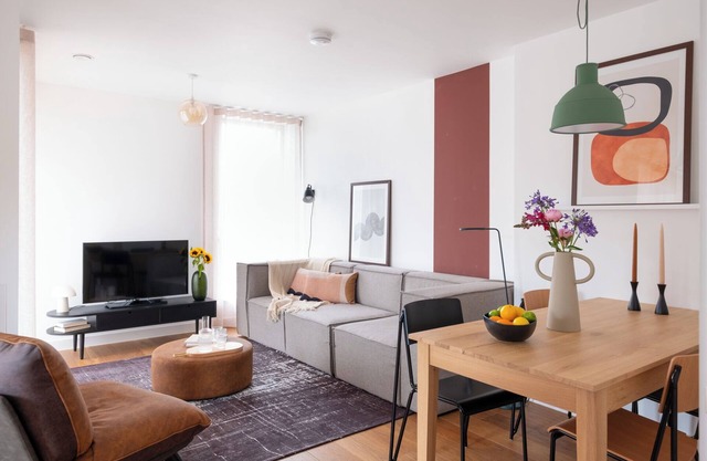 A Beautiful 2 BR Nestled in the Heart of London a Short Walk to Regent's Park