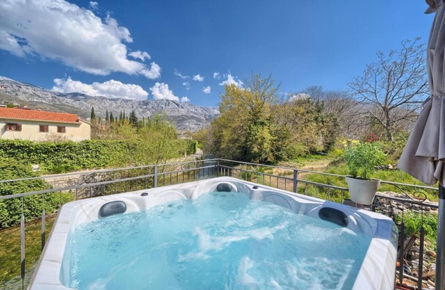 a beautiful relaxing oasis on the river