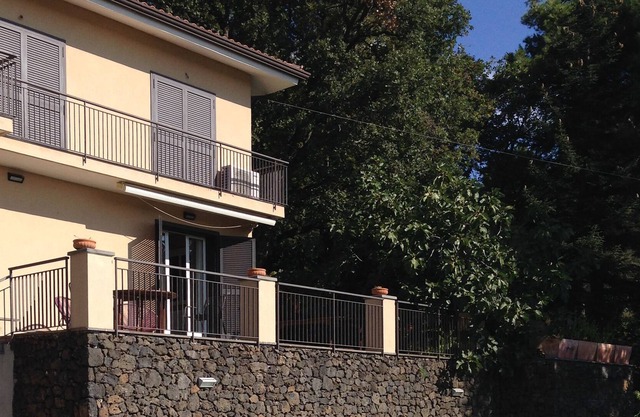 A beautiful villa with swimming poll by the Etna mountain.