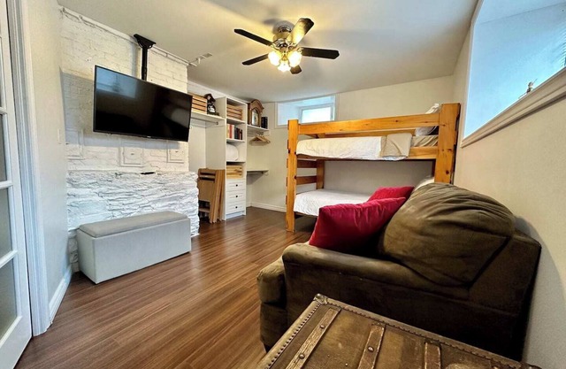 A bright suite with lots of room for fun and relaxation, just 5 minutes from the Halifax ferry!