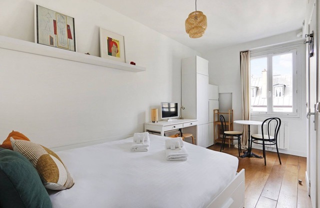 A Canal St Martin Two Rooms