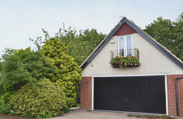 A charming and cosy studio, perfect for a couple’s retreat.