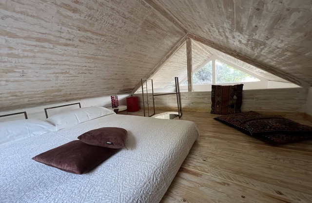 A cottage in the middle of the countryside just a stone's throw from the center of Florence