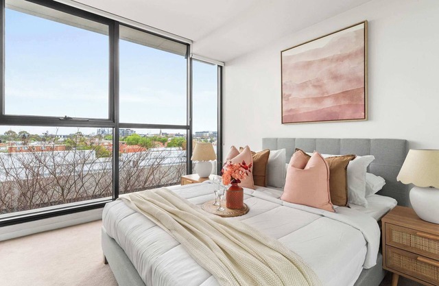 A Cozy 2BR Home Next to The Yarra River