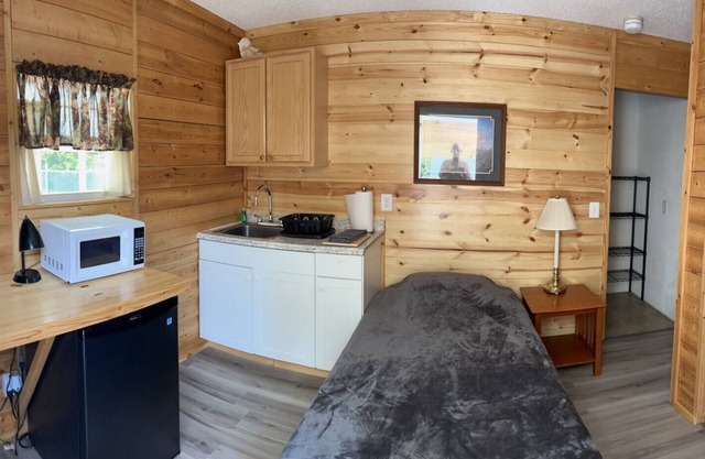 A Cozy Place Clothing Optional Ocala WEC 5 miles Away B