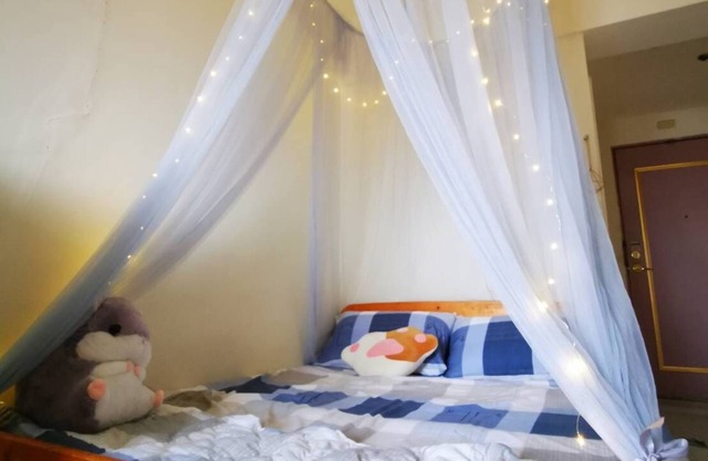 A cozy room with stories from FaFa